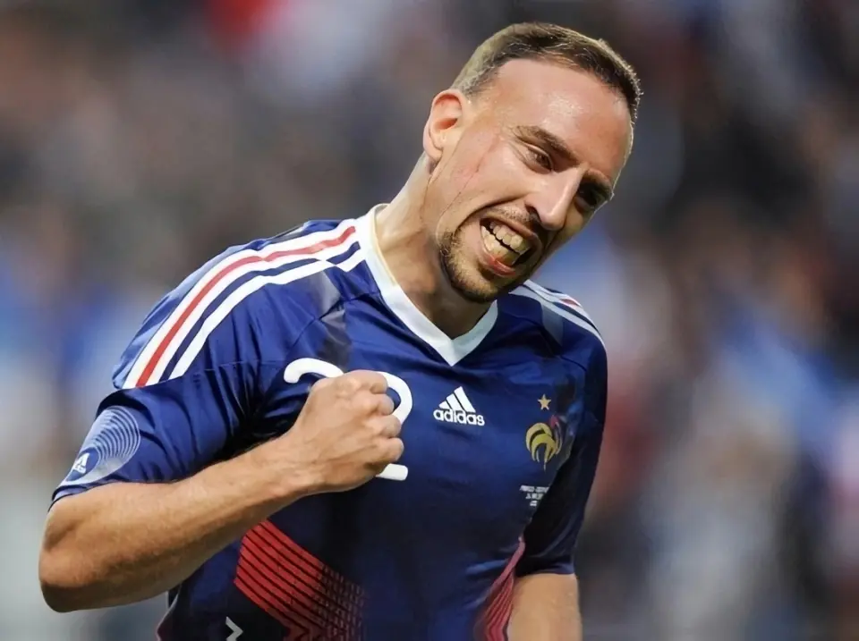 只字不提里, le, 外媒排无缘