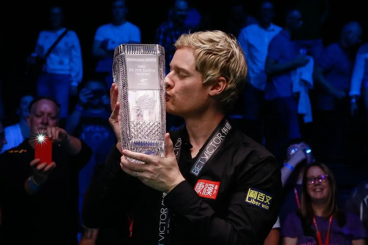 紧凑, um, 最终仍以